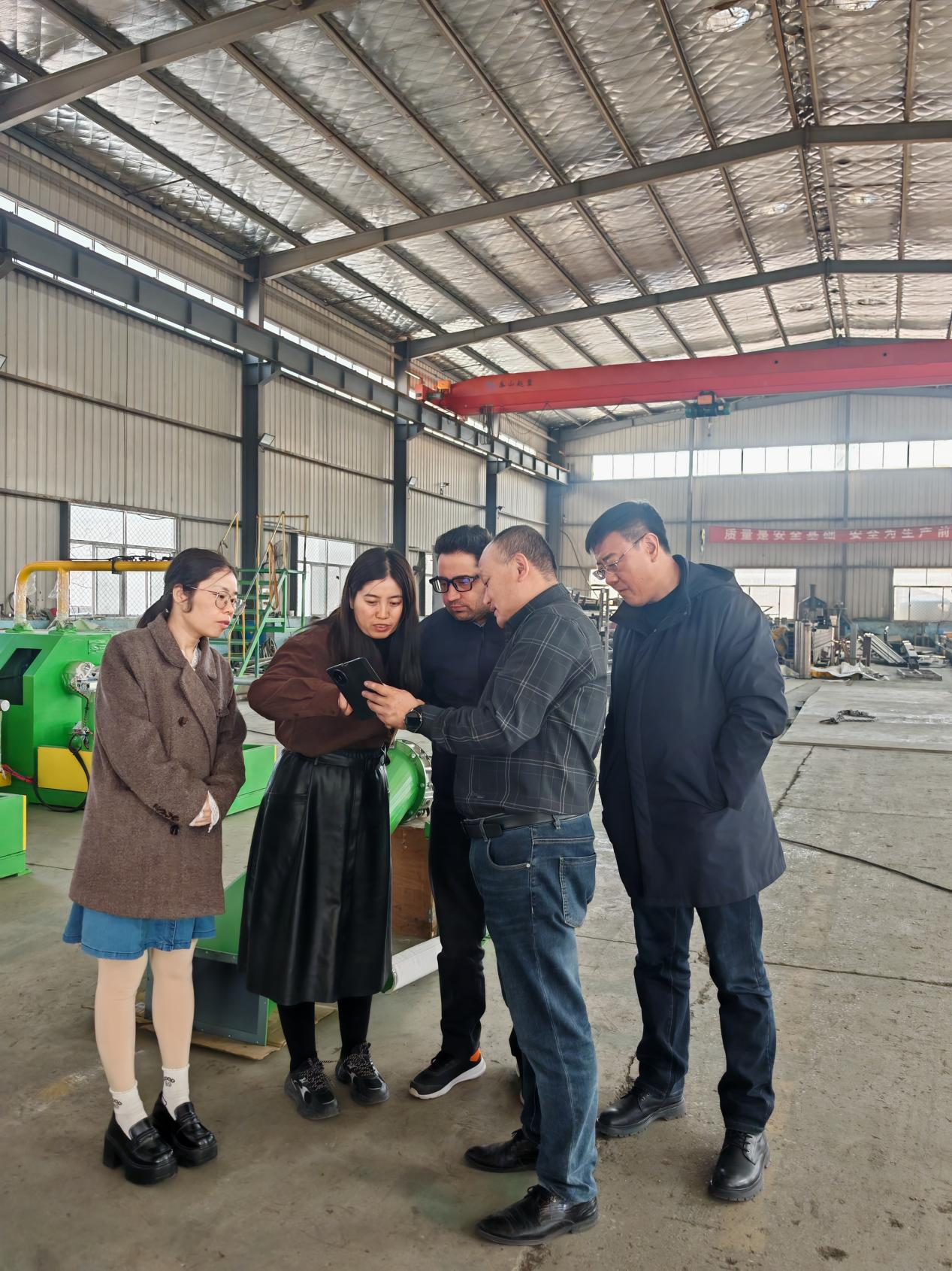 Alăturați -vă mâinile pentru a crea un viitor glorios în industria de mașini de anvelope - partenerilor noștri indieni și prietenilor din toate sectoarele